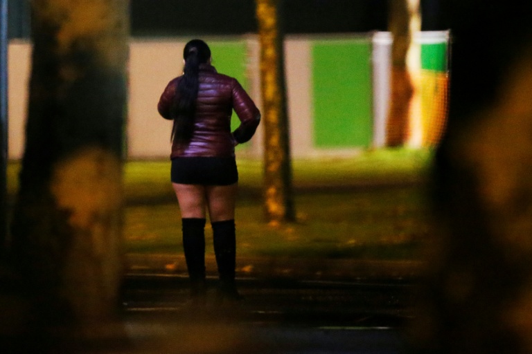 Une prostituée dans une rue de Caen, le 29 novembre 2017