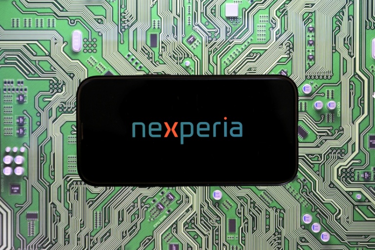Le logo Nexperia sur un smartphone