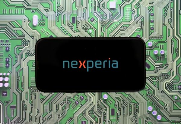Le logo Nexperia sur un smartphone