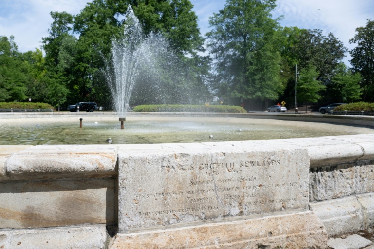 La fontaine honorant Francis Newlands à Chevy Chase Circle, près de Washington, le 13 mai 2026