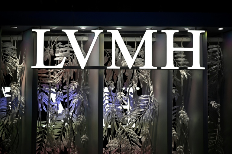 Rachat de Challenges par LVMH: syndicats et RSF en appellent au Conseil d'Etat 