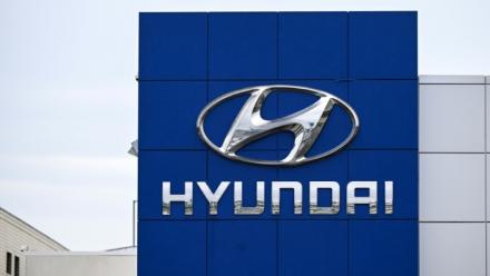 Plus de 300 des 475 personnes arrêtées jeudi aux Etats-Unis dans une usine de batteries pour automobiles sont de nationalité sud-coréenne, a estimé samedi le gouvernement de Séoul