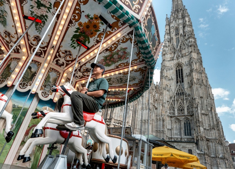 devant la cathédrale Saint-Étienne à Vienne, en Autriche, le 19 mai 2026