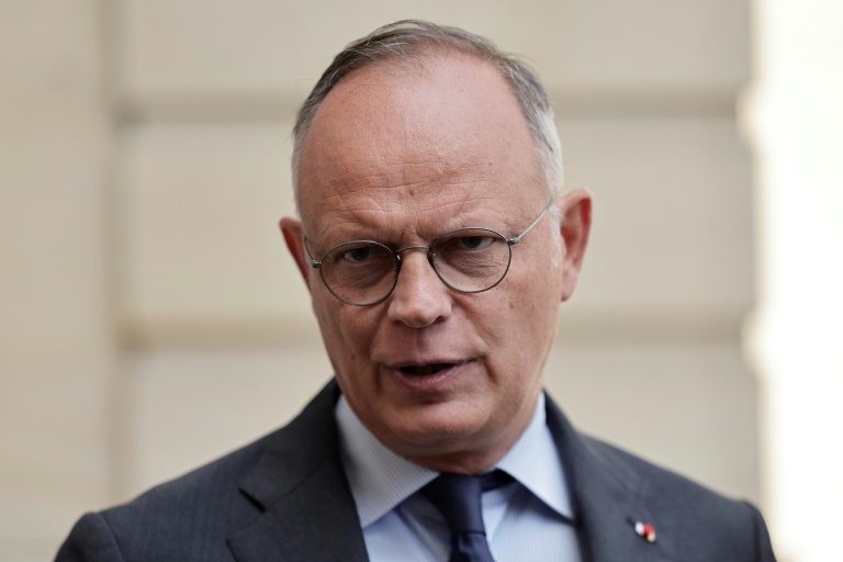 Edouard Philippe, maire du Havre et président de Horizons, à l'issue d'une réunion à l'hôtel Matignon, le 22 mai 2025 à Paris