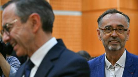 Le maire de Béziers, Robert Ménard (à droite) et Bruno Retailleau (à gauche), candidat des Républicains (LR) à l’élection présidentielle au tribunal de Montpellier le 30 septembre 2026
