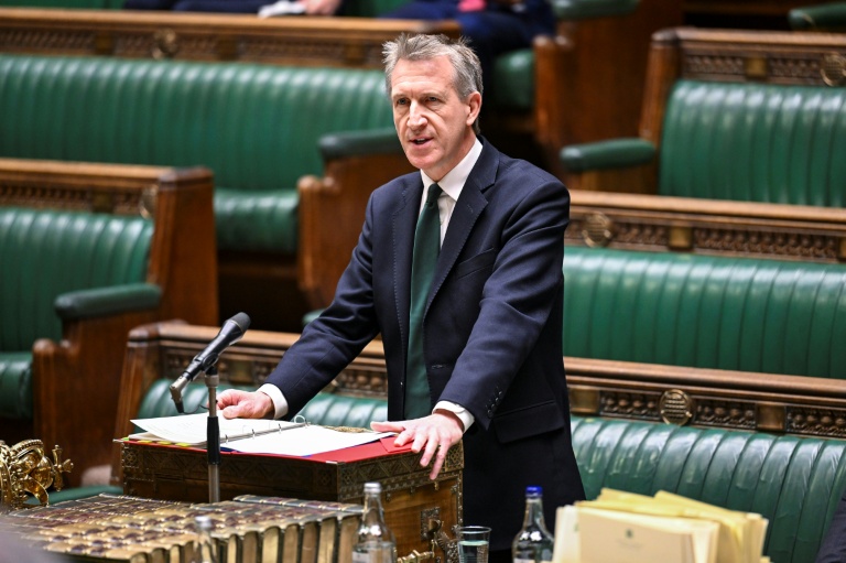 Photo diffusée par le Parlement britannique montrant Dan Jarvis, ministre en charge de la Sécurité, faisant une déclaration concernant une 
