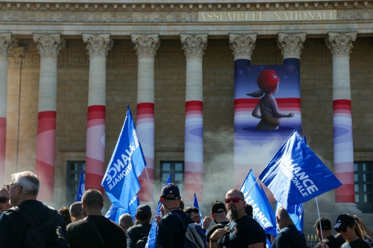 Manifestation de policiers devant l'Assemblée nationale à Paris, le 15 septembre 2026