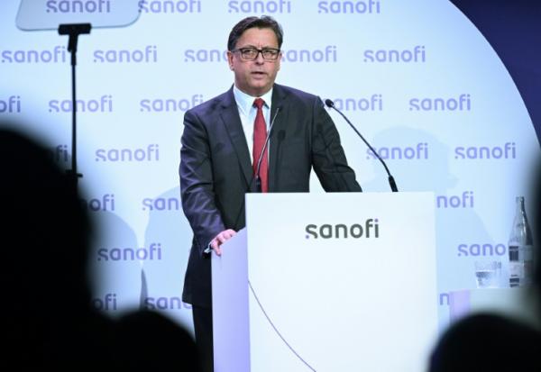 Le directeur général du géant pharmaceutique français Sanofi, Paul Hudson, le 30 avril 2024 à Paris