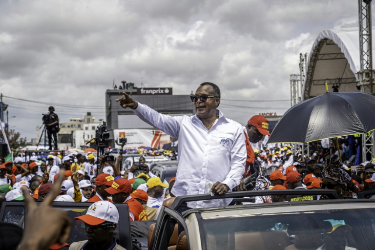 Le président du Congo Denis Sassou Nguesso en campagne pour sa réelection, le 28 février 2026 à Pointe-Noire, deuxième ville du pays