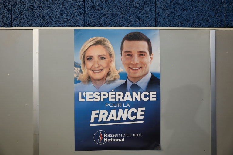Une affiche de campagne du Rassemblement national à Breteuil, dans l'Oise, le 19 septembre 2026
