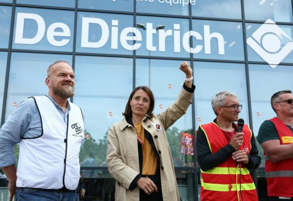 La secrétaire générale de la CGT Sophie Binet lors d'un rassemblement en soutien aux salariés du chauffagiste BDR Thermea, à Mertzwiller (Bas-Rhin), le 5 juin 2025