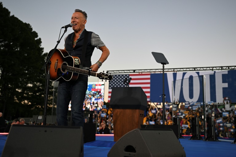 Bruce Springsteen lors d'un meeting de la démocrate Kamala Harris le 24 octobre 2025 en Géorgie
