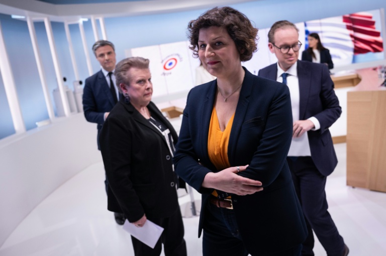 La maire sortante de Strasbourg et candidate à sa réélection pour le parti Les Écologistes, Jeanne Barseghian (C), la candidate du PS Catherine Trautmann (G), et le candidat d'Horizon Pierre Jakubowicz (D), après un débat à Strasbourg, le 11 mars 2026