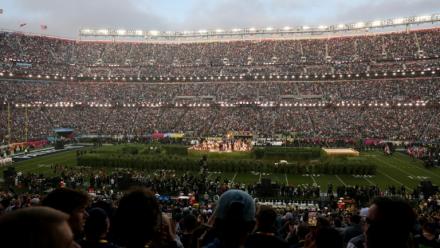 Spectacle de Bad Bunny pendant la mi-temps du Super Bowl, le 8 février 2026 à Santa Clara, en Californie