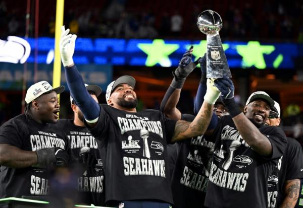 Les Seattle Seahawks célèbrent leur victoire dans le Super Bowl, le 8 février 2026 à Santa Clara, en Californie