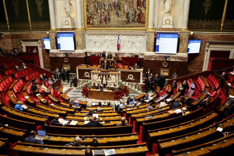 Le ministre de l'Économie et des Finances, Roland Lescure, lors du débat sur le budget 2026 à l'Assemblée nationale, le 13 janvier 2026 à Paris