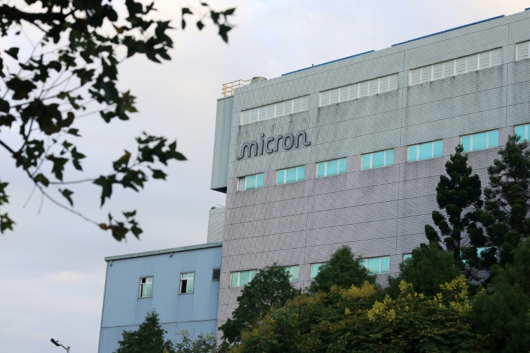 Le logo de Micron sur un bâtiment de l'entreprise à Taoyuan (nord de Taïwan) le 17 septembre 2026