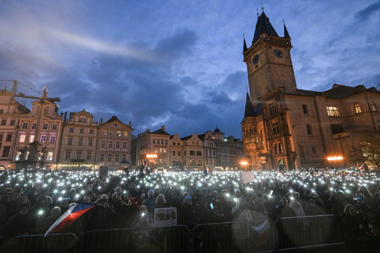 Manifestation contre Andrej Babis à Prague le 17 novembre 2025