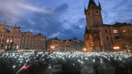 Manifestation contre Andrej Babis à Prague le 17 novembre 2025