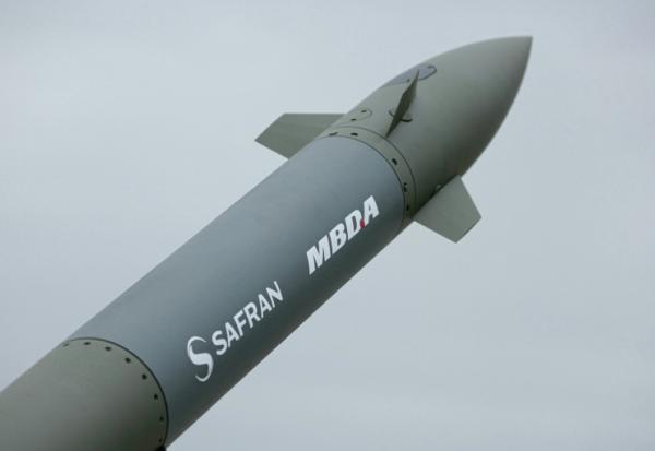 La roquette Thundart de Safran et MBDA présentée au salon du Bourget près de Paris, le 15 juin 2025