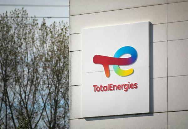 TotalEnergies est visé à Paris par une plainte pour "complicité de crimes de guerre, torture et disparitions forcées" au Mozambique, sur le site de son projet gazier en voie d'être relancé et qui était alors à l'arrêt