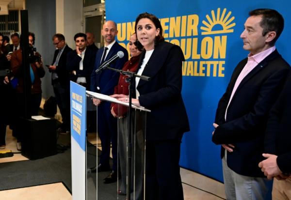 La députée RN candidate à la mairie de Toulon, Laure Lavalette, s'exprime au soir du premier tour des municipales, le 15 mars 2026 à Toulon