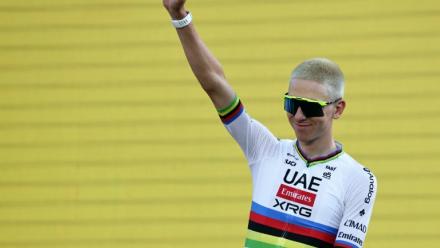 Le Slovène Tadej Pogacar, quadruple vainqueur du Tour de France, lors de la présentation des coureurs, le 2 juillet 2026 à Barcelone