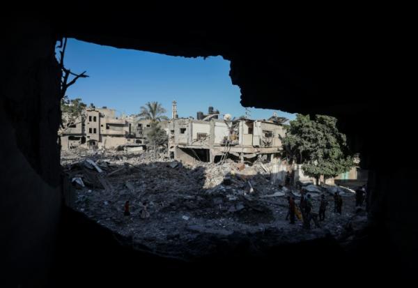 Des immeubles détruits par des bombardements israéliens à Deir al-Balah, dans le centre de la bande de Gaza, le 29 juillet 2026