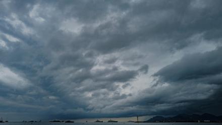 Nuages orageux le 20 mai 2025 dans le sud-est de la France, ici à Cannes