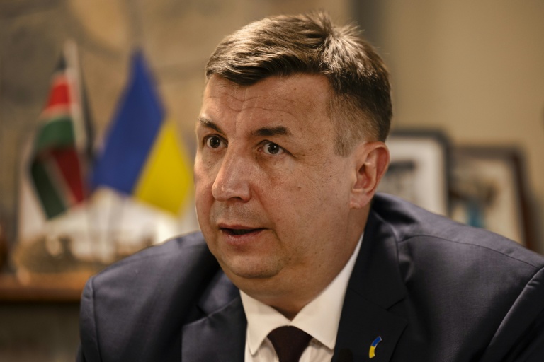 L'ambassadeur ukrainien au Kenya, Yurii Tokar lors d'une interview à l'ambassade, le 30 janvier 2026 à Nairobi
