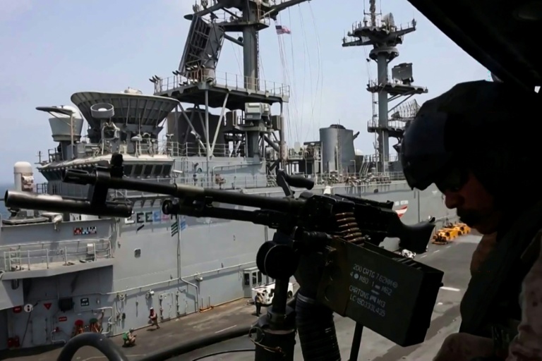 Des soldats américains mettent en oeuvre le blocus des ports iraniens, selon une capture de vidéo diffusée le 25 juillet 2025 par le Commandement pour le Moyen-Orient (Centcom)