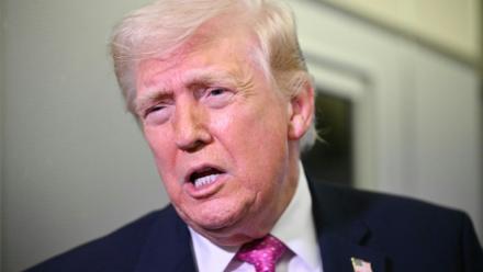 Donald Trump le 29 mars 2026, à bord d'Air Force One en route vers le Maryland, aux Etats-Unis