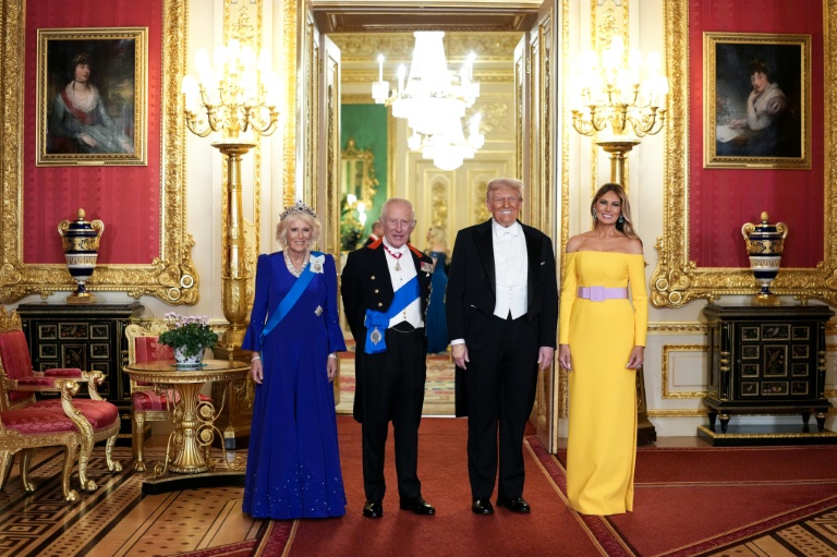 De gauche à droite: la reine Camilla, le roi Charles III, le président américain Donald Trump et la première dame Melania Trump, le 17 septembre 2025 à Windsor