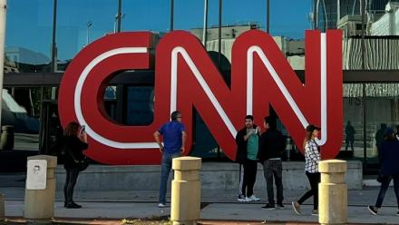 Donald Trump a dit mercredi qu'il voulait s'assurer que la chaîne CNN, qu'il accuse depuis longtemps de servir ses opposants démocrates et d'être un "ennemi du peuple", change de propriétaire dans le cadre de la vente de sa maison mère, Warner Bros Discovery