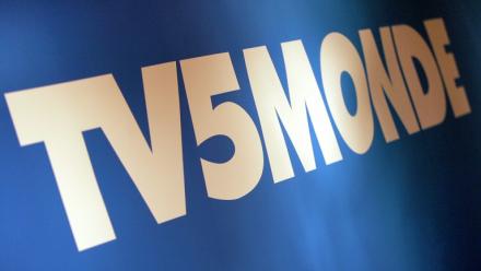 Disparus en France au début des années 90, les speakerines et speakers, présentateurs qui introduisaient les programmes à la télé, font leur retour cet hiver sur TV5 Monde