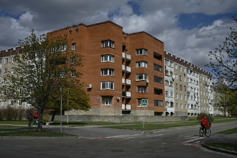 Une rue de la ville de Slavoutytch dans le nord de l'Ukraine, le 25 avril 2026 