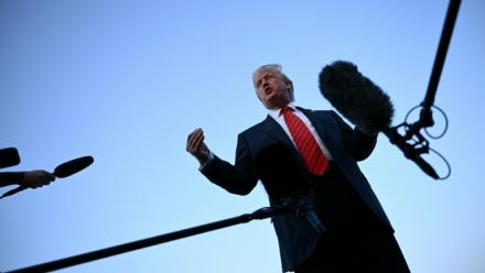 Le président américain Donald Trump s'adresse aux journalistes à Allentown, en Pennsylvanie (Etats-Unis), le 3 août 2025