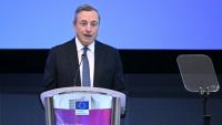 L'ancien président de la Banque centrale européenne Mario Draghi prononce un discours à Bruxelles le 16 septembre 2025  