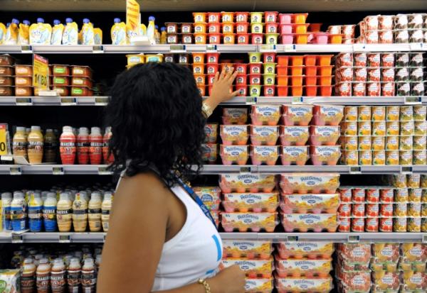 Un an après les émeutes en Martinique sur fond de mobilisation contre la vie chère, les principaux acteurs de la distribution et les services de l'Etat ont adopté lundi une version étendue du "bouclier qualité-prix"