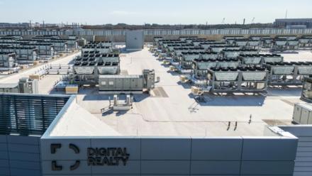 Le toit d'un centre de données de Digital Realty à Ashburn (Birginie)