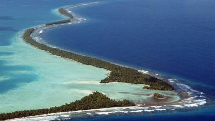Vue aérienne de l'atoll de Funafuti, dans l'archipel des Tuvalu, le 19 février 2004