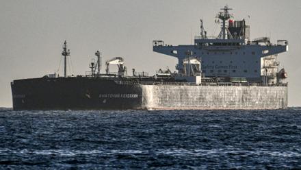 Le pétrolier russe Anatoly Kolodkin arrive au terminal pétrolier du port de Matanzas, au nord-ouest de Cuba, le 31 mars 2026