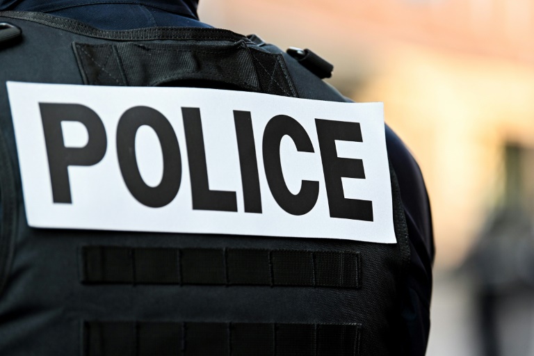 Un Tunisien de 27 ans soupçonné de fomenter un projet d'attaque d'inspiration jihadiste, contre un musée parisien ou la communauté juive, a été mis en examen lundi à Paris et placé en détention provisoire