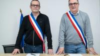 Arnaud Pageaud (D) et Jérome Squelard (G), les deux maires de la commune de Teillé, en Loire-Atlantique, le 10 février 2026
