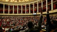 Le Parlement devrait approuver définitivement six textes mardi, dont plusieurs projets de lois emblématiques, dans une atmosphère de crise au sein de la majorité, après l'adoption chaotique dans la nuit du projet de loi d'urgence agricole