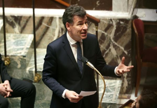 Le ministre de l'Enseignement supérieur, de la Recherche et de l'Espace, Philippe Baptiste, lors d'une séance à l'Assemblée nationale, à Paris, le 25 mars 2026