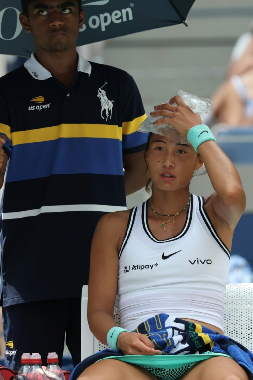La Chinoise Zheng Qinwen lors du quart de finale de l'US Open contre la joueuse du Kazakhstan Elena Rybakina le 9 septembre 2026 à New York
