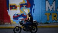 Une fresque murale représentant l'ancien président vénézuélien Nicolas Maduro à Caracas, le 13 mai 2026