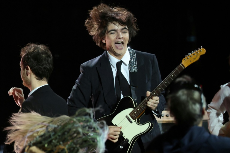 Le musicien et compositeur français Sam Sauvage se produit lors de la cérémonie des Victoires de la musique à La Seine Musicale à Boulogne-Billancourt, le 13 février 2026