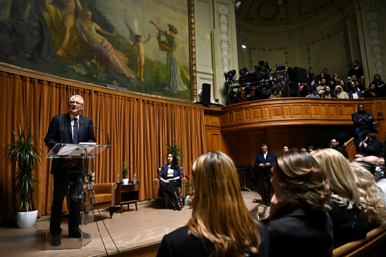 L'ancien Premier ministre Dominique de Villepin à La Sorbonne à Paris le 27 mars 2026